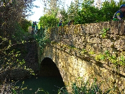 Cliquez pour agrandir la photo : Un pont sans Pierre!