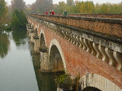 Cliquez pour agrandir la photo : Le Pont-Canal de Cacor (1844).